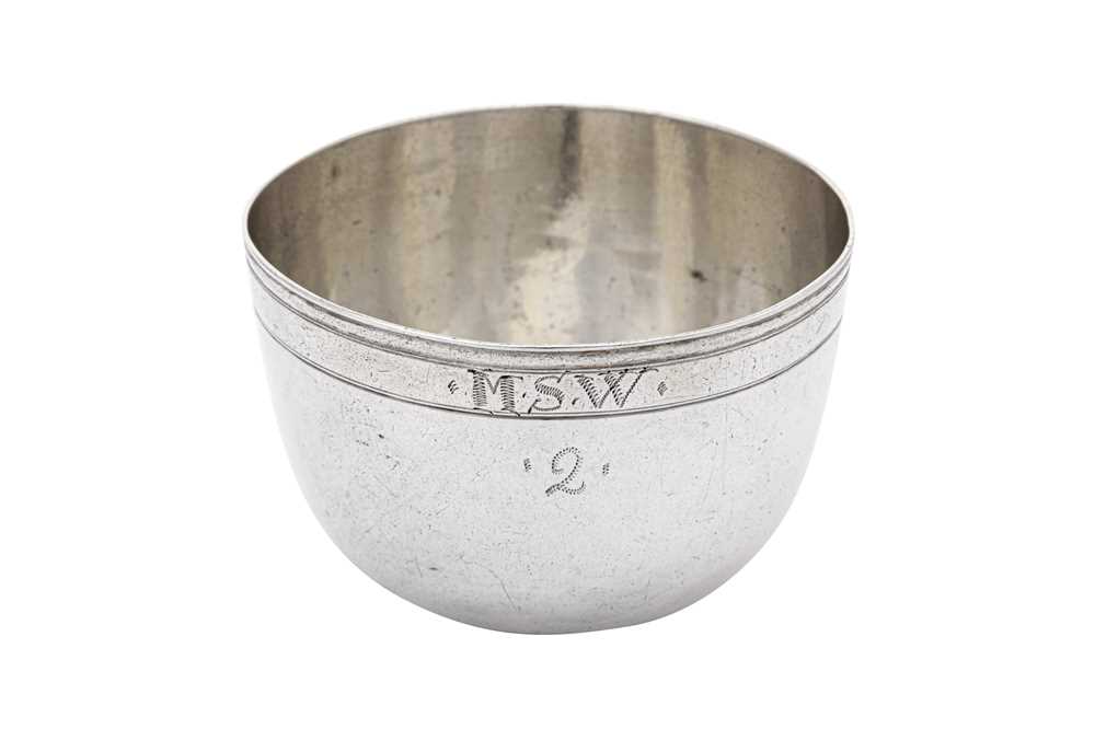 Lot 177 - A late 17th century German silver tumbler, Augsburg circa 1696-1700 by Paul Solanier (married 1666, d. 1725)