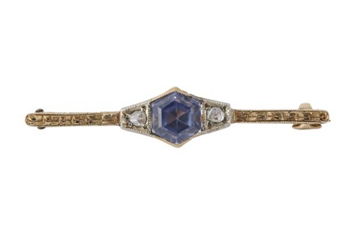 Lot 216 - A small bar brooch, first half of the 20th century