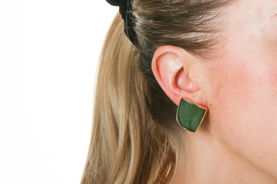 Lot 1243 - Vhernier | A pair of 'Plateau' nephrite earclips
