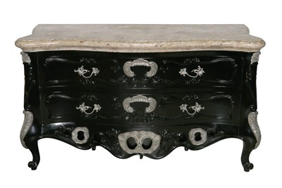 Lot 747 - A contemporary Maitland-Smith ebonised and serpentine commode