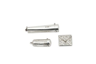Lot 105 - A mixed group of sterling silver objects of vertu