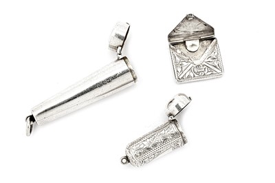 Lot 105 - A mixed group of sterling silver objects of vertu