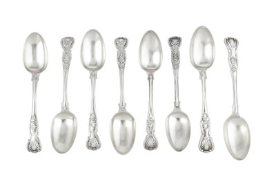 Lot 77 - A matched set of Victorian and later sterling silver King’s pattern dessert spoons