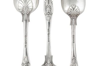 Lot 77 - A matched set of Victorian and later sterling silver King’s pattern dessert spoons