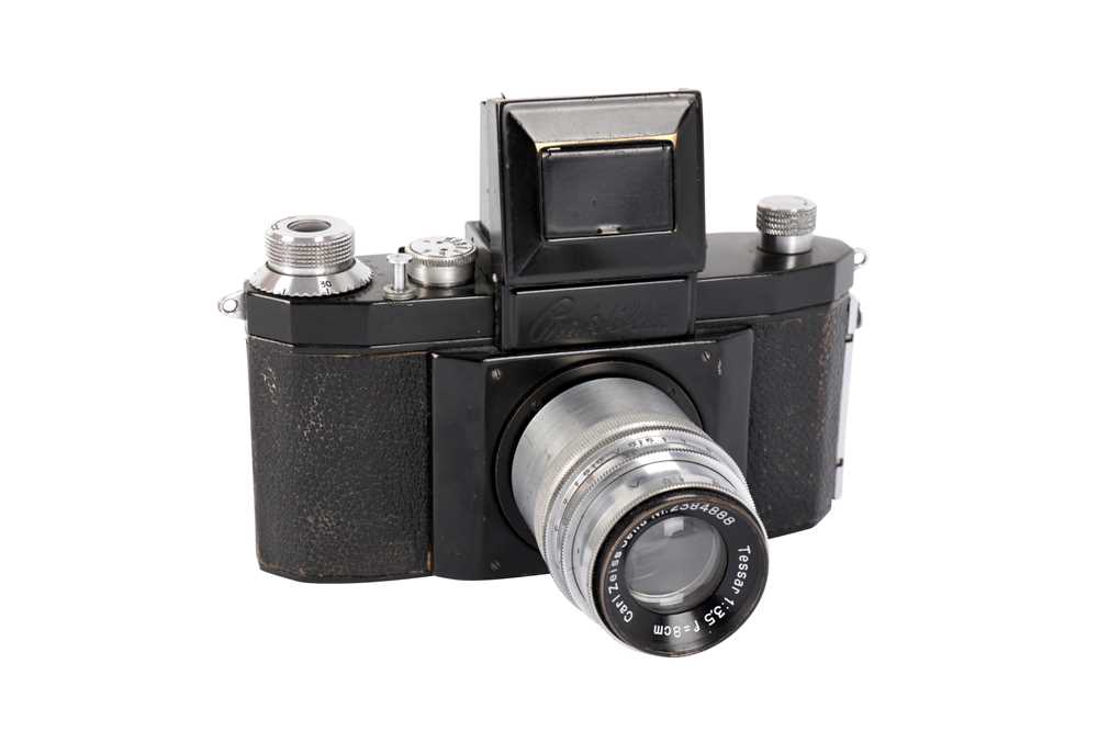 Lot 572 - A KW Praktiflex SLR Camera