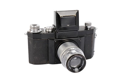 Lot 572 - A KW Praktiflex SLR Camera