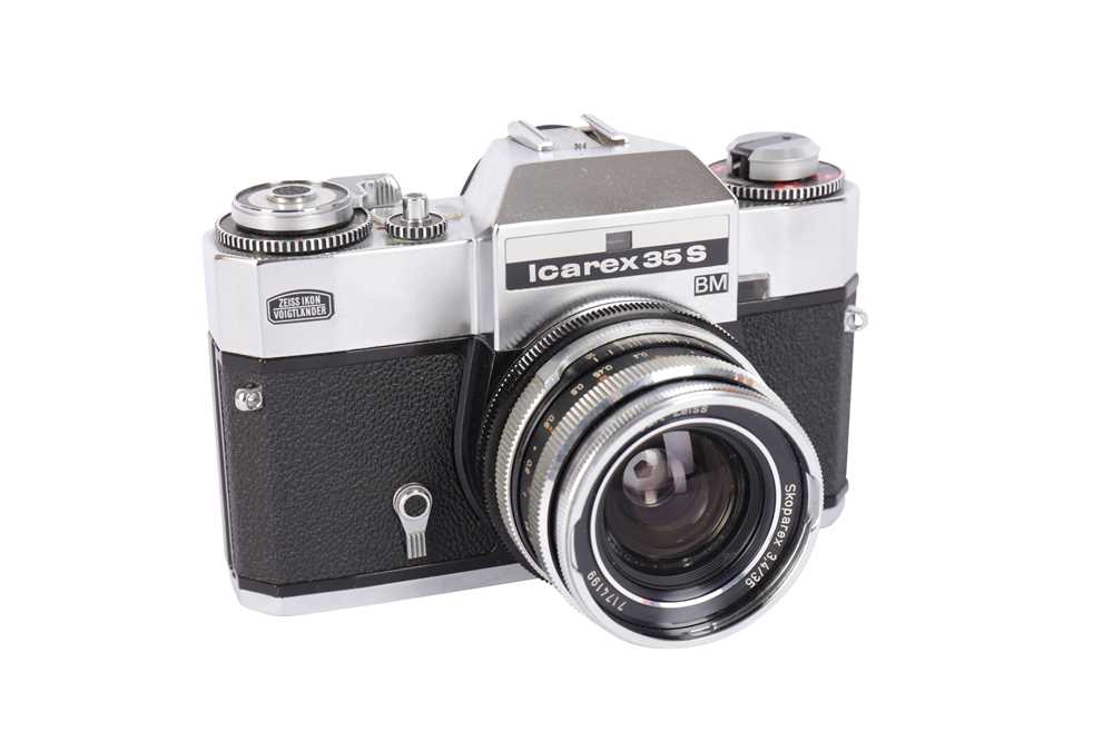 Lot 585 - A Zeiss Ikon Icarex 35s BM