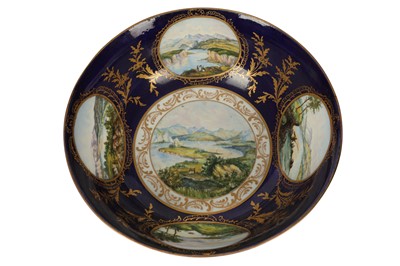 Lot 88 - A large late 19th/early 20th century Continental porcelain bowl, decorated in the English taste