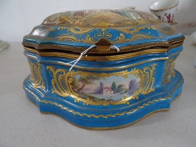 Lot 36 - A late 19th/early 20th century French Sevres style shaped porcelain box