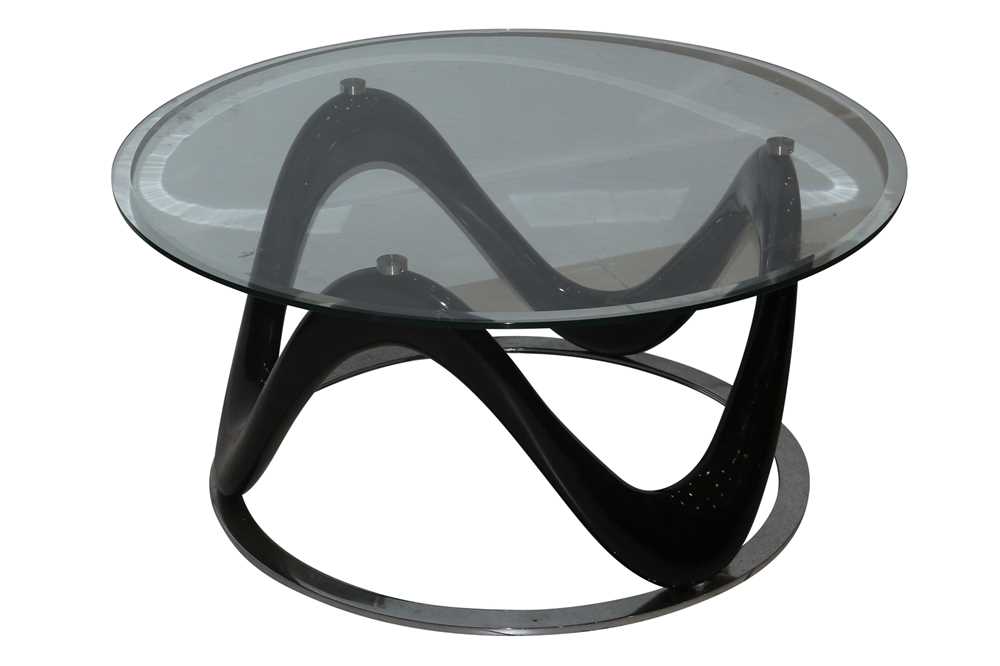 Lot 773 - A contemporary Noguchi style coffee table