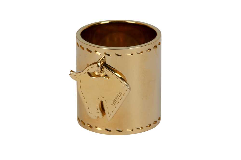Lot 1279 - Hermes Tete de Cheval Horse Charm Scarf Ring