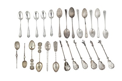 Lot 44 - A mixed group of silver flatware