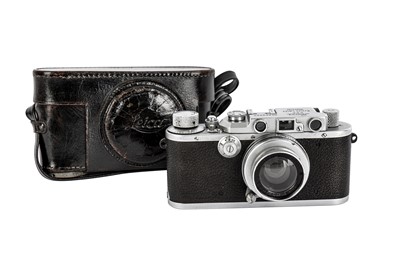 Lot 594 - A Leica IIIa Rangefinder Camera
