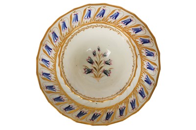 Lot 26 - A late 18th century Worcester porcelain tea bowl and saucer