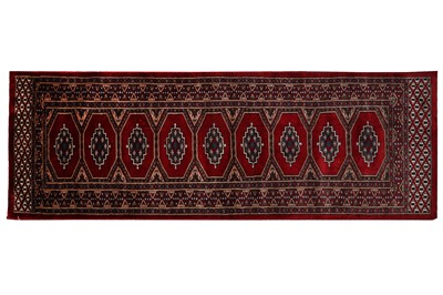 Lot 287 - A fine Pakistani rug
