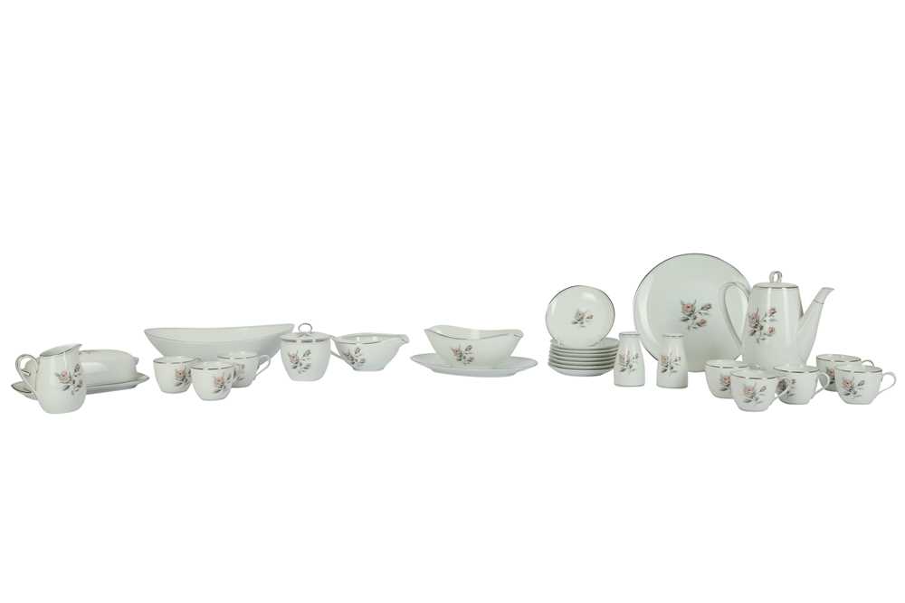 Lot 75 - A Noritake porcelain dinner service, Margot pattern