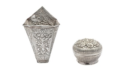 Lot 227 - A 20th century Straits Chinese unmarked silver betel leaf holder, Thai circa 1950