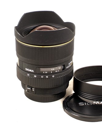 Lot 679 - EOS FIt Sigma 12-24mm EX f4.5-5.6 DG HSM Ultra Wide Angle Lens.