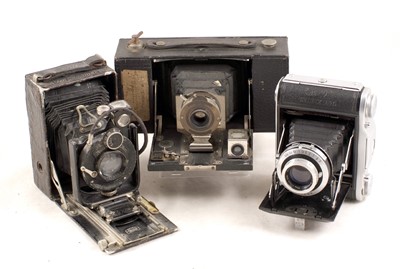 Lot 563 - Vendor's End Lot, inc Folding Cameras