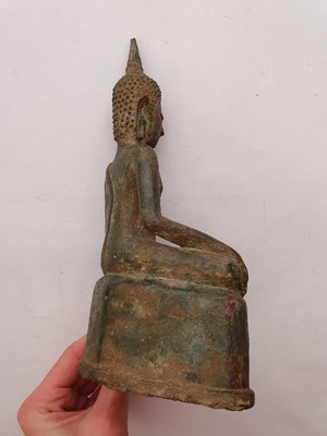 Lot 744 - A SOUTHEAST ASIAN BRONZE FIGURE OF BUDDHA SAKYAMUNI.