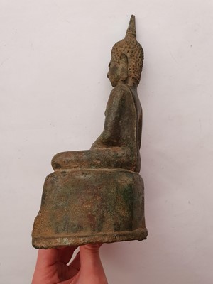 Lot 744 - A SOUTHEAST ASIAN BRONZE FIGURE OF BUDDHA SAKYAMUNI.