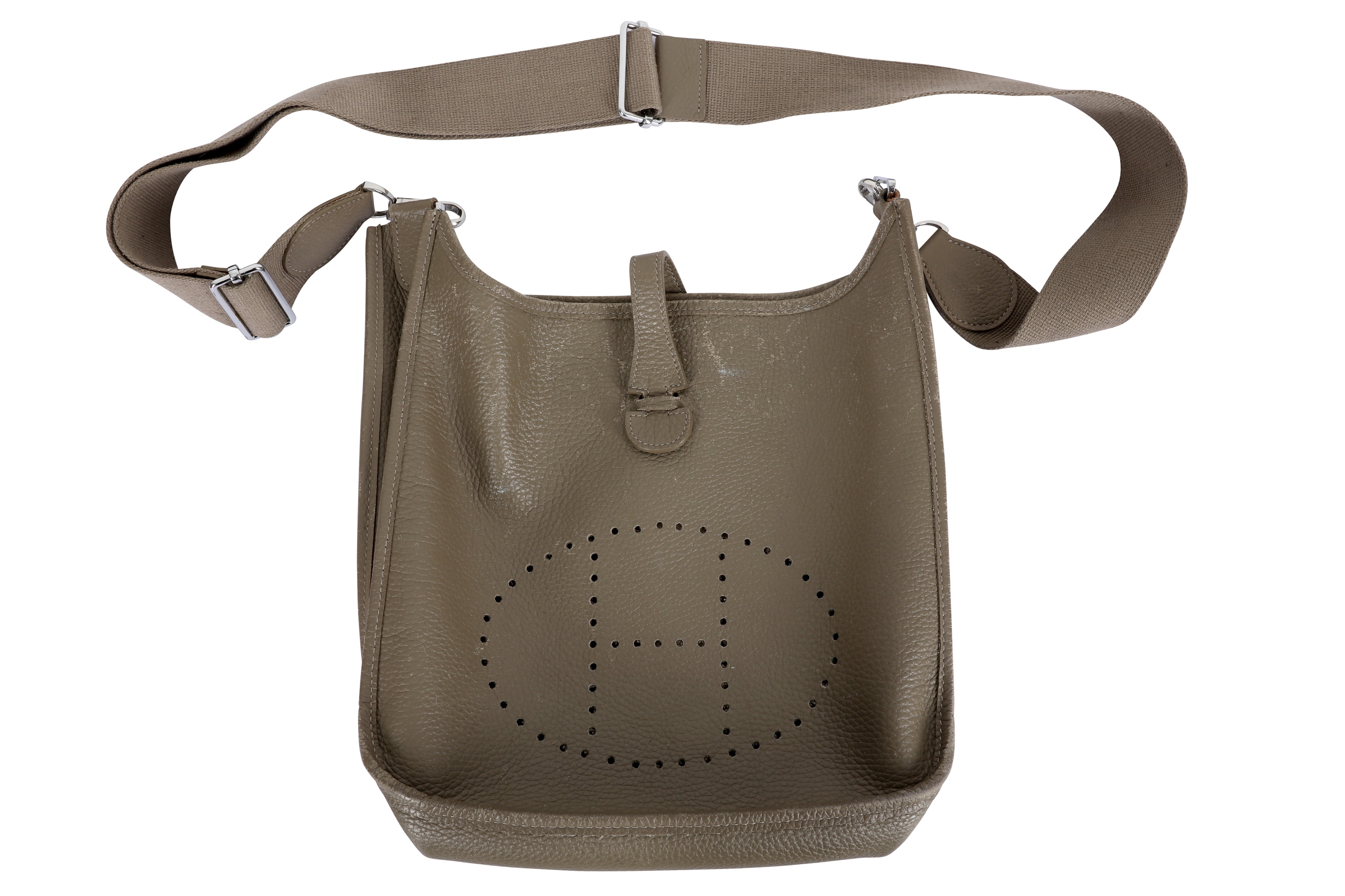 Lot 795 - A HERMES OLIVE GREEN EVELYNE POCHE 3 29