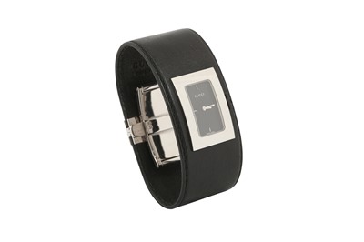 Lot 486 - Gucci Black Cuff Bracelet Watch