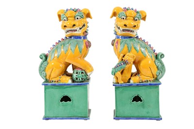 Lot 291 - A PAIR OF CHINESE PORCELAIN LIONS AND CUBS, 20TH CENTURY