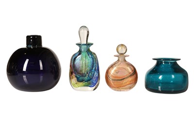 Lot 183 - A LARGE SCENT BOTTLE AND STOPPER BY A. HENDERSON