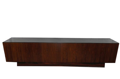 Lot 267 - UNKNOWN: A LARGE MID CENTURY STYLE INDIAN ROSEWOOD VENEER CREDENZA, CIRCA 2000S