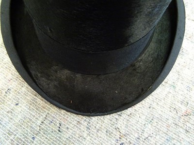 Lot 175 - A BLACK TOP HAT BY JOSEPH POTTER