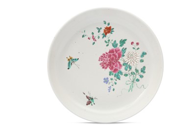 Lot 164 - A CHINESE FAMILLE ROSE 'BUTTERFLIES AND FLOWERS' DISH.
