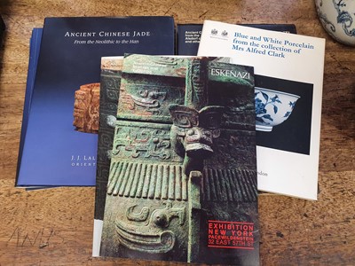 Lot 718 - A SMALL COLLECTION OF CHINESE ART CATALOGUES.