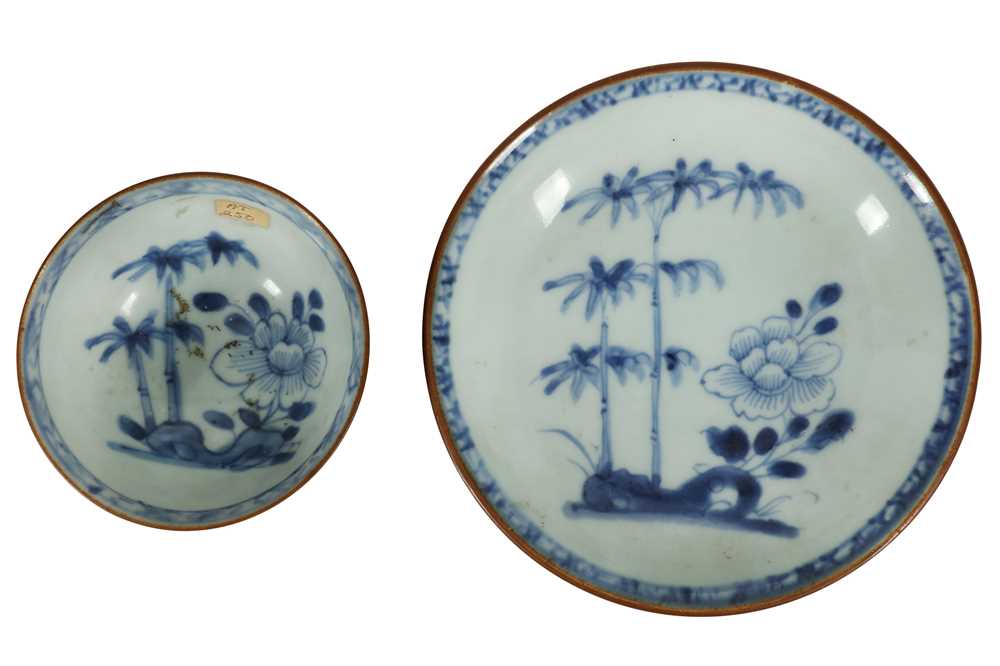 Lot 299 - A NANKING CARGO PORCELAIN TEA BOWL AND SAUCER, 18TH CENTURY