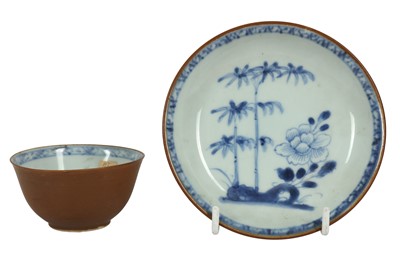 Lot 299 - A NANKING CARGO PORCELAIN TEA BOWL AND SAUCER, 18TH CENTURY