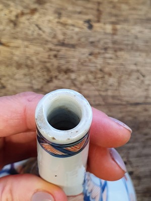 Lot 618 - A CHINESE IMARI ROSEWATER SPRINKLER.