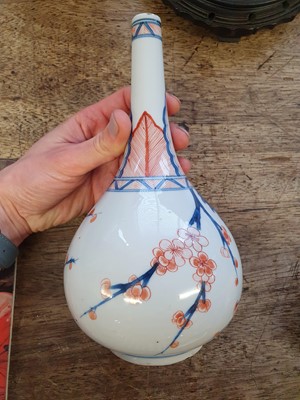 Lot 618 - A CHINESE IMARI ROSEWATER SPRINKLER.