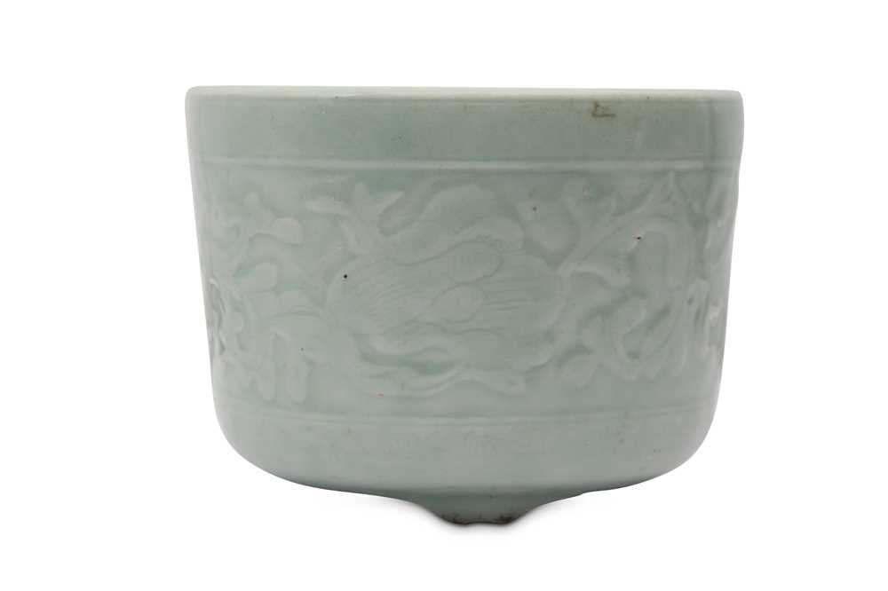 Lot 323 - A CHINESE CELADON-GLAZED JARDINIERE.