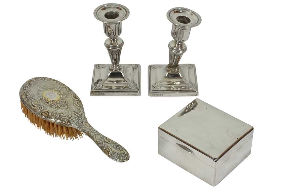 Lot 10 - A COLLECTION OF STERLING SILVER ITEMS