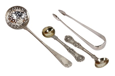 Lot 12 - A MIXED GROUP OF STERLING SILVER ITEMS INCLUDING A GEORGE III SUGAR SIFTER