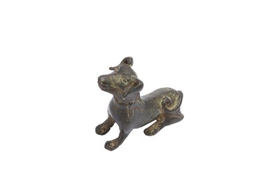 Lot 680 - A CHINESE BRONZE 'DOG' PAPERWEIGHT.