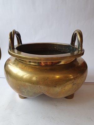 Lot 380 - A LARGE AND FINE CHINESE BRONZE INCENSE BURNER.
