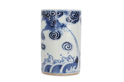 Lot 531 - A CHINESE BLUE AND WHITE 'DRAGON BRUSH POT, BITNG.