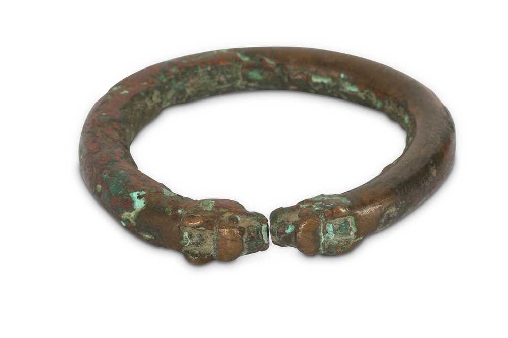 Lot 476 - A CHINESE BRONZE BRACELET.