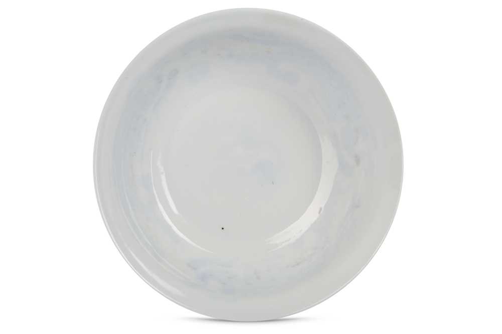 Lot 528 - A CHINESE WHITE UNDERGLAZE-DECORATED 'PHOENIX' DISH.