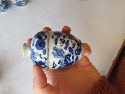Lot 514 - A SMALL COLLECTION OF CHINESE PORCELAIN.