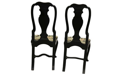 Lot 82 - A PAIR OF QUEEN ANNE STYLE JAPANNED SIDE CHAIRS, EARLY 20TH CENTURY
