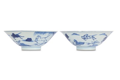 Lot 174 - A PAIR OF CHINESE BLUE AND WHITE 'EIGHT HORSES' BOWLS.