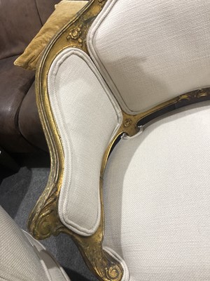 Lot 551 - A PAIR OF FRENCH LOUIS XVI STYLE CARVED GILTWOOD SALON CHAIRS