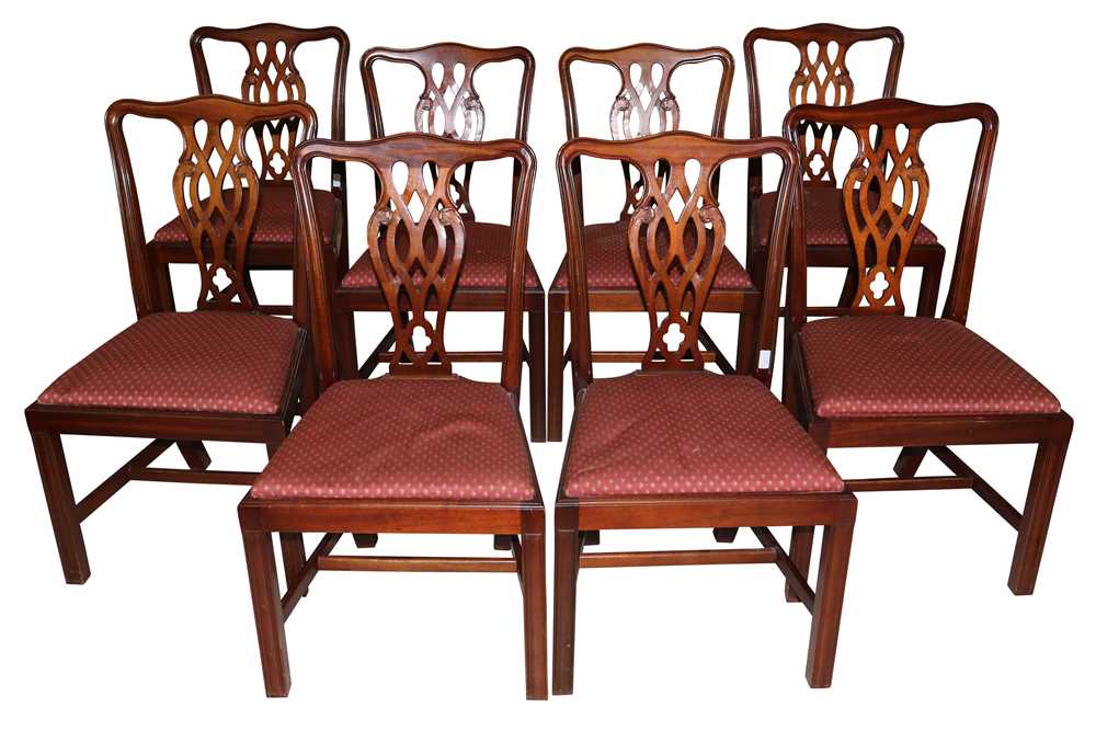 Lot 553 - A HARLEQUIN SET OF TWELVE CHIPPENDALE STYLE DINING CHAIRS